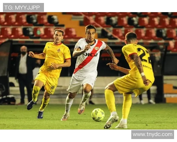 杭州足球队边路渗透战术革新探讨与实践分析